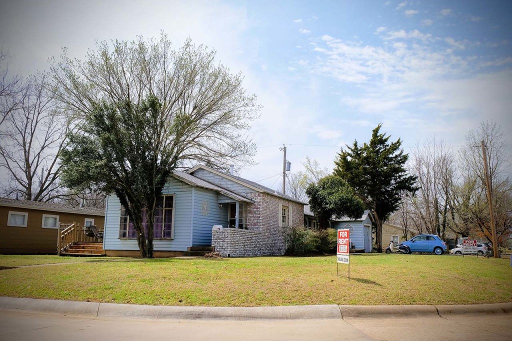 Front - 102 South Kings Rent House