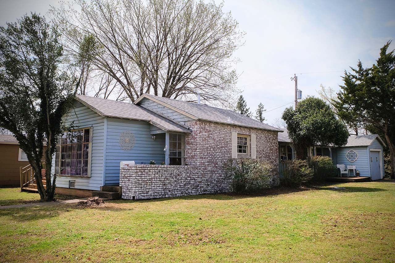 Front - 102 South Kings Rent House