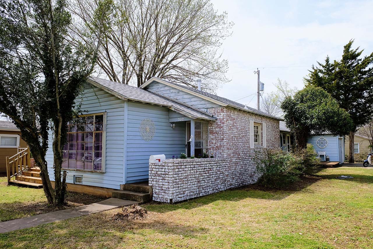 Front - 102 South Kings Rent House
