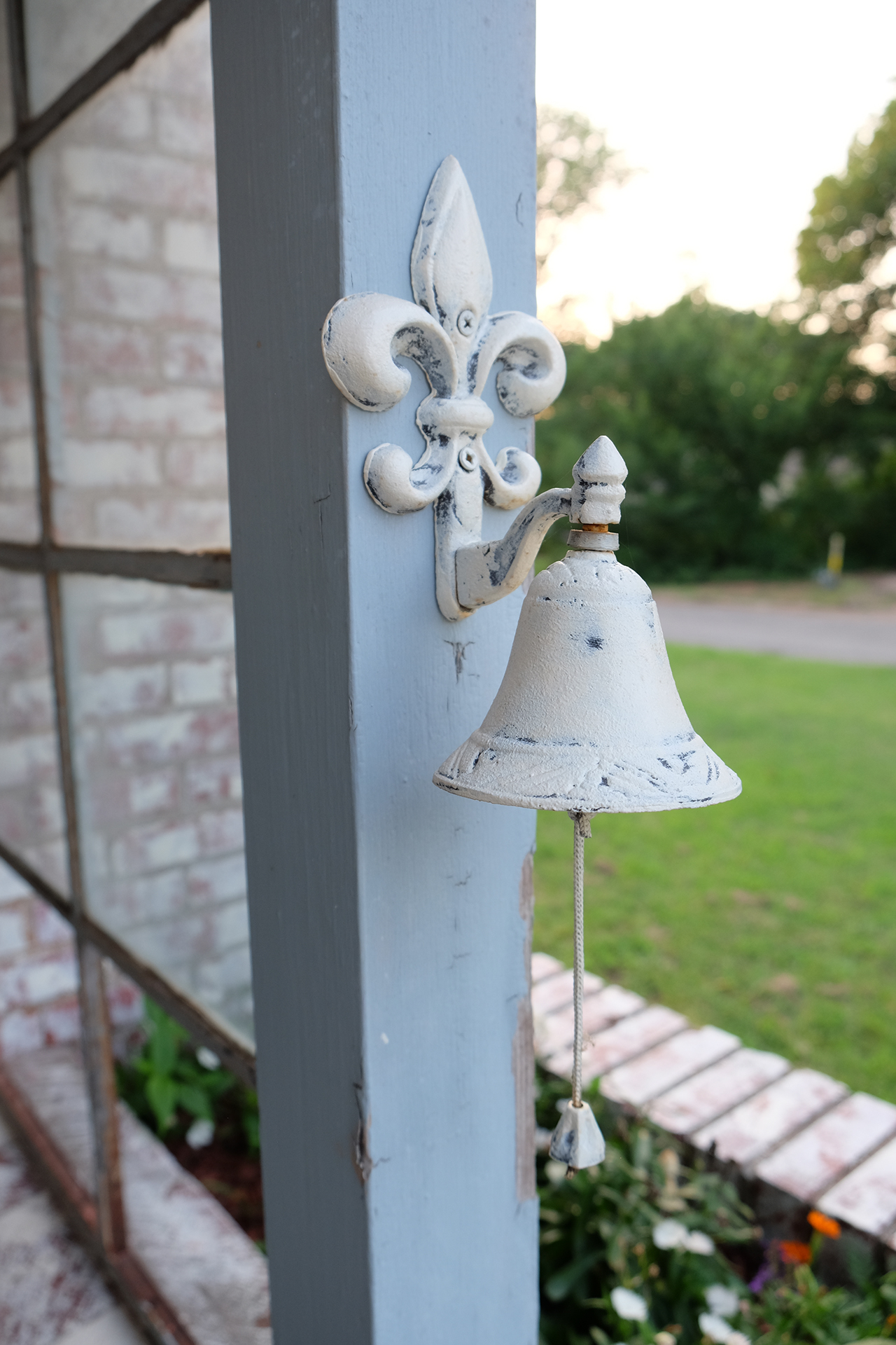 Front Door's Welcome Bell (East) - 102 South Kings Rent House