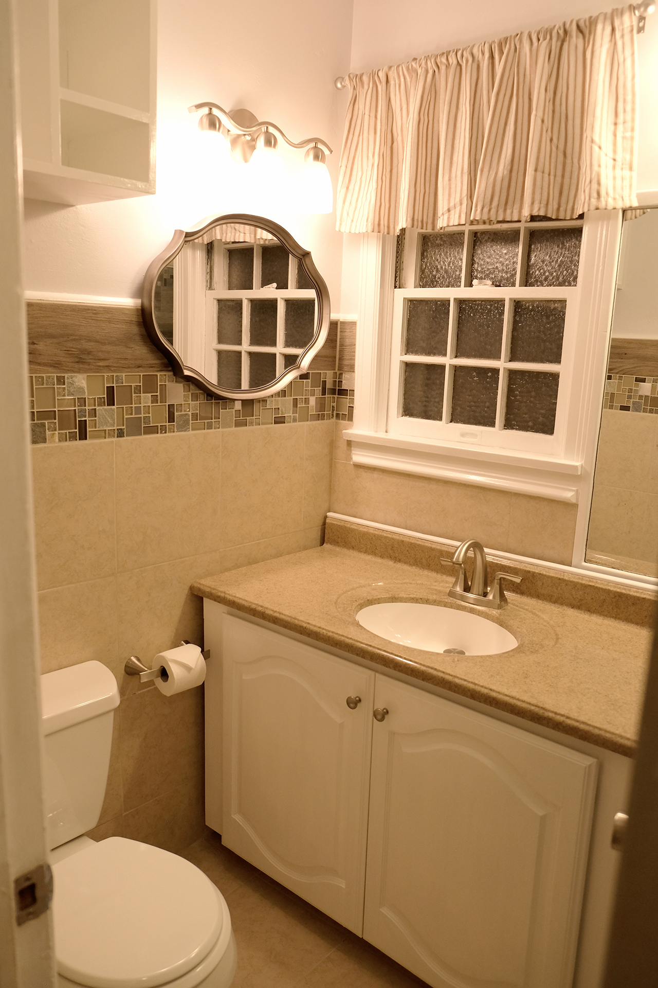 East Bathroom & Shower - 102 South Kings Rent House