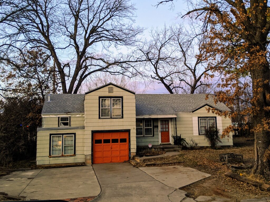 View of 1906 W Admiral Ave